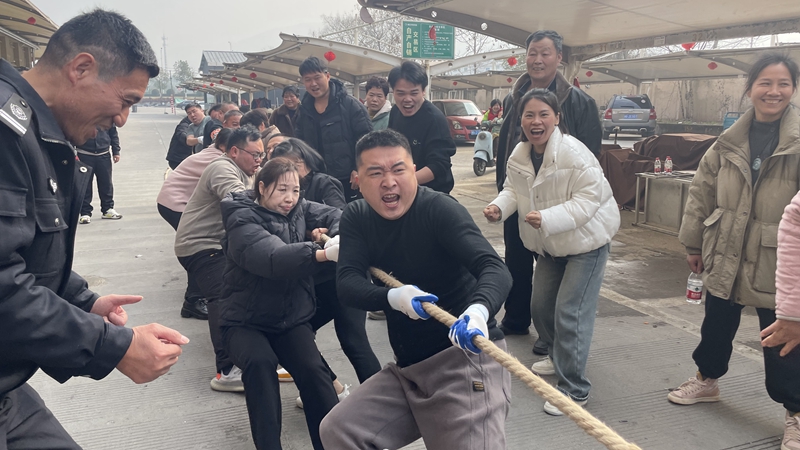 浦江農(nóng)批市場舉行&ldquo;共迎新春&rdquo;商戶拔河比賽